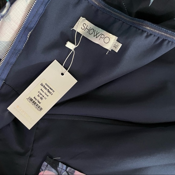 Showpo navy floral strapless playsuit size 14/XL NWT - Picture 5 of 8